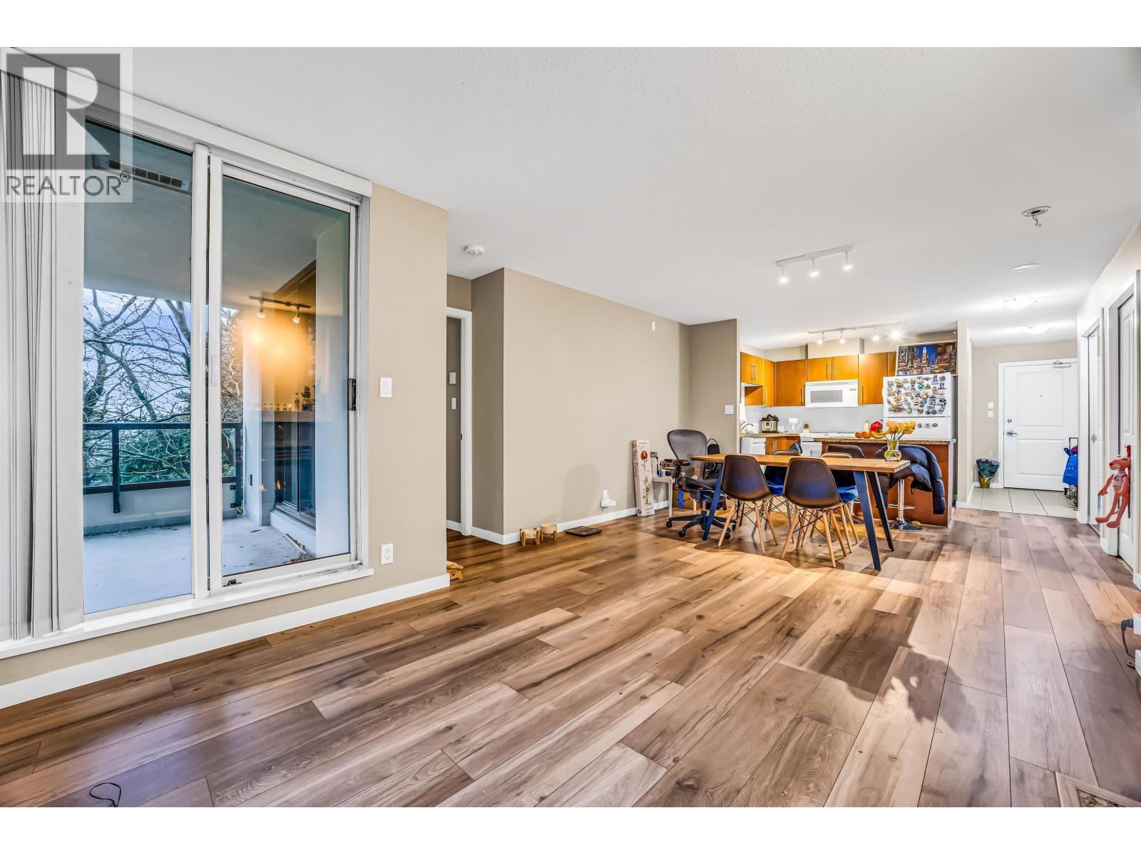 201 2138 Madison Avenue, Burnaby, BC -