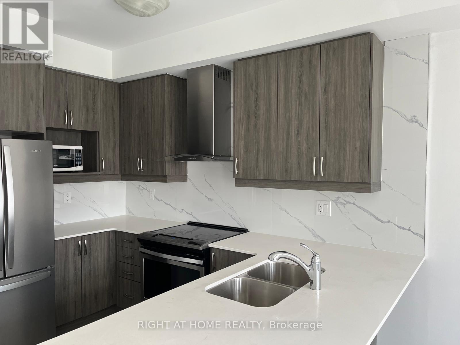 274 Dalhousie Street, Vaughan (Vaughan Grove), ON - Indoor Photo Showing Kitchen With Stainless Steel Kitchen With Double Sink