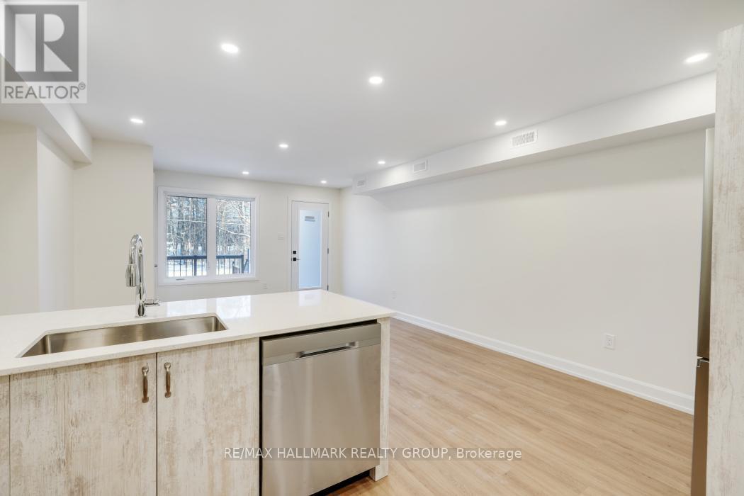 B - 956 Fisher Avenue, Ottawa, ON