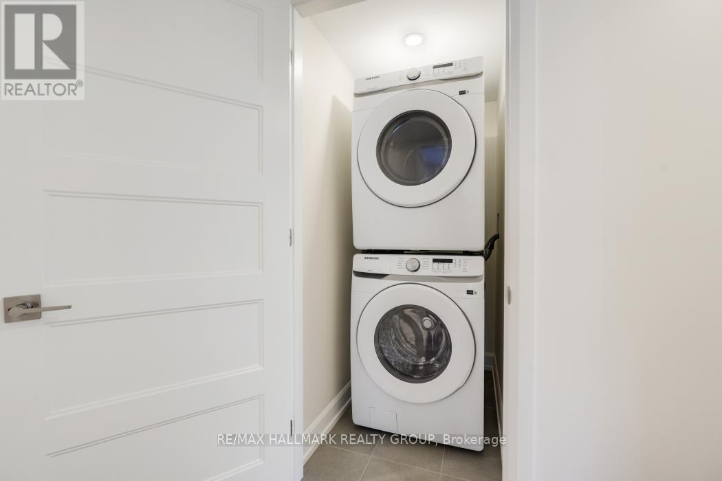 B - 956 Fisher Avenue, Ottawa, ON