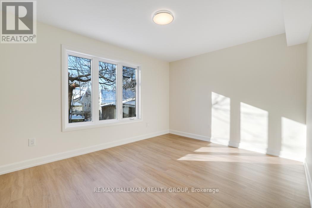 B - 956 Fisher Avenue, Ottawa, ON