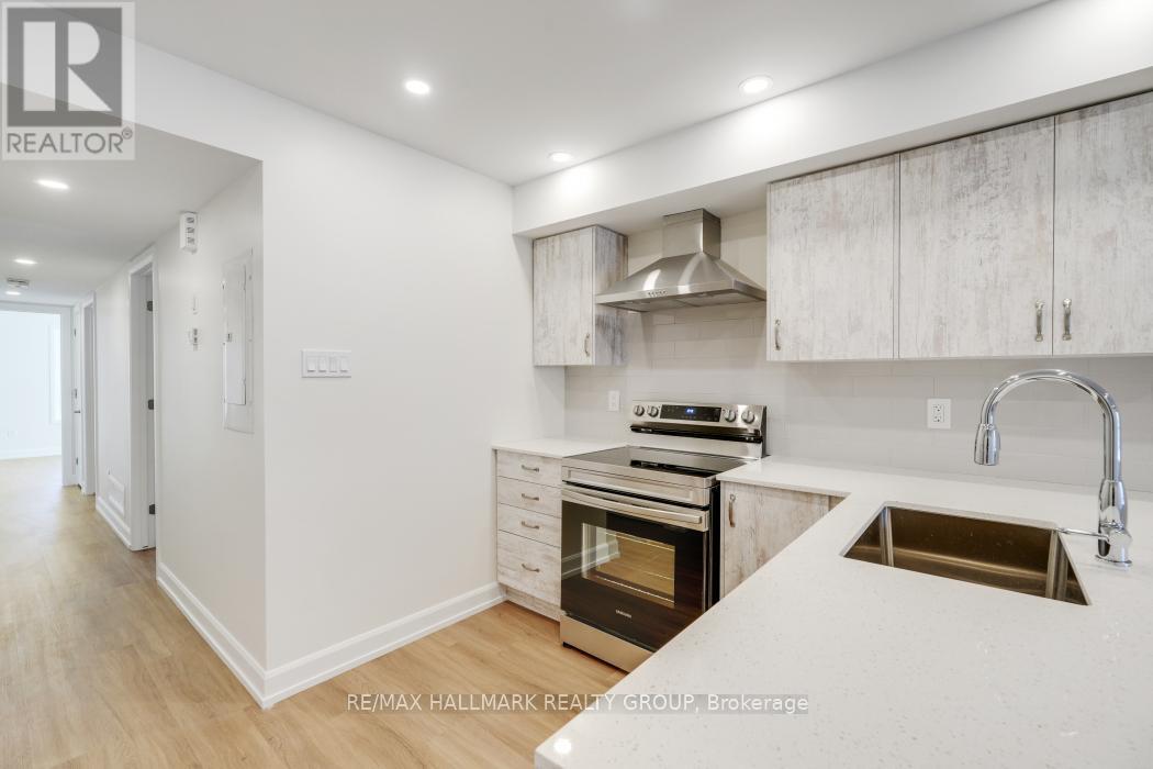 B - 956 Fisher Avenue, Ottawa, ON