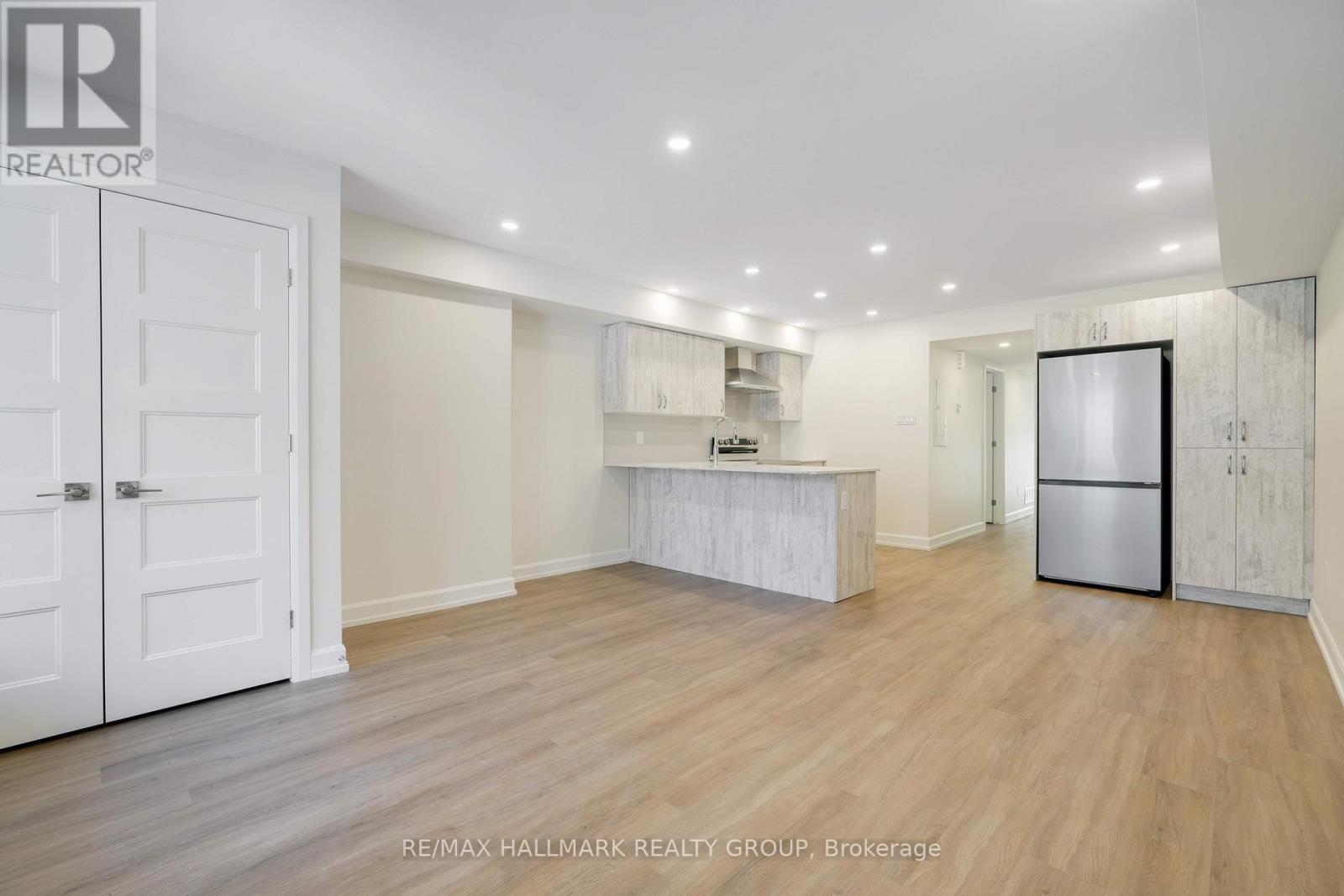 B - 958 Fisher Avenue, Ottawa, ON - Indoor Photo Showing Kitchen