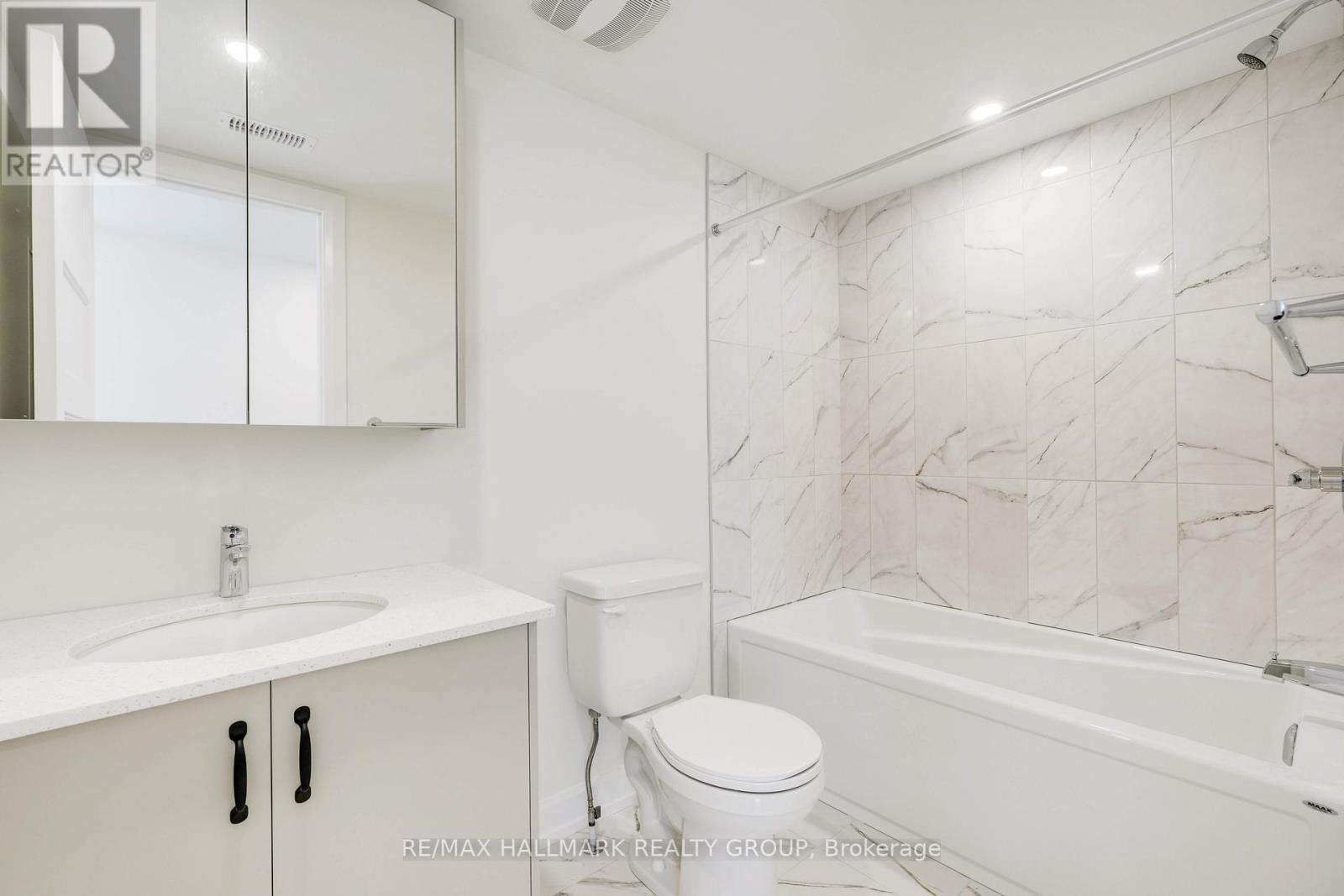 A - 958 Fisher Avenue, Ottawa, ON - Indoor Photo Showing Bathroom