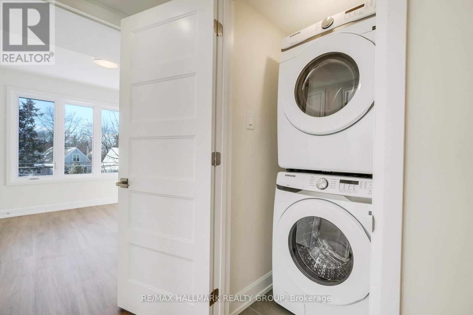 A - 958 Fisher Avenue, Ottawa, ON - Indoor Photo Showing Laundry Room