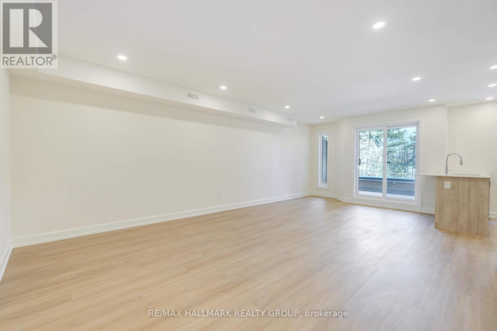 A - 958 Fisher Avenue, Ottawa, ON - Indoor Photo Showing Other Room