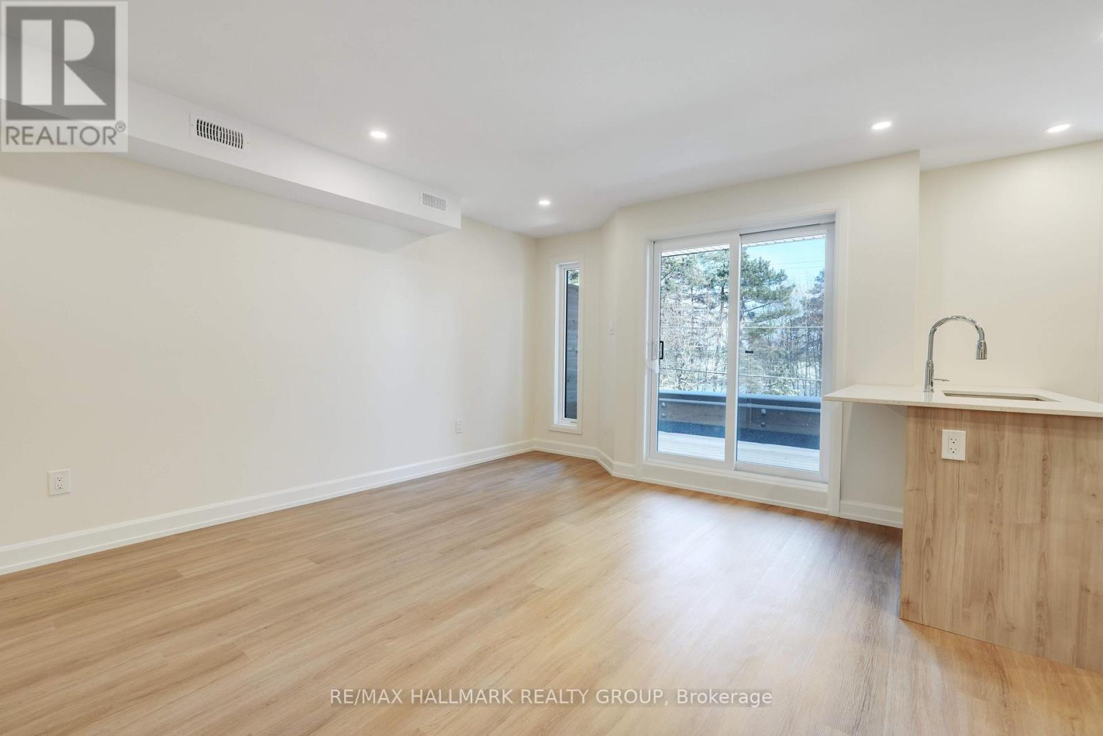 A - 958 Fisher Avenue, Ottawa, ON - Indoor Photo Showing Other Room