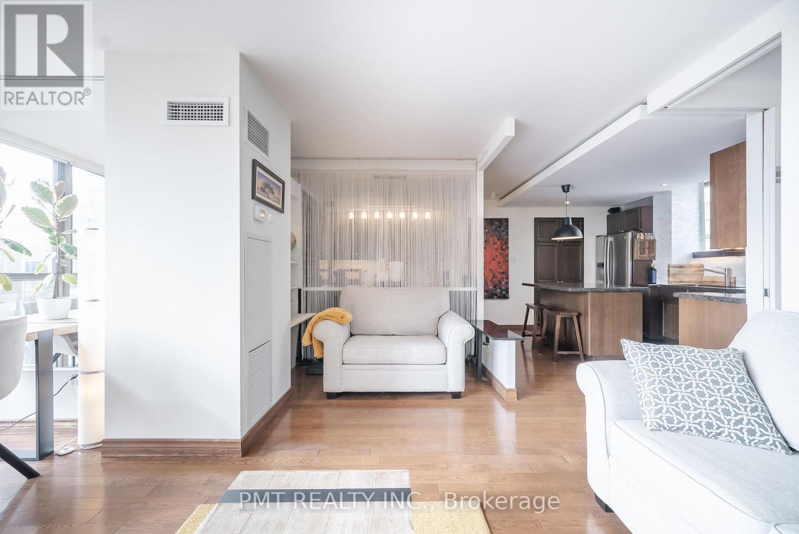 801 - 95 Lombard Street, Toronto, ON - Indoor Photo Showing Living Room