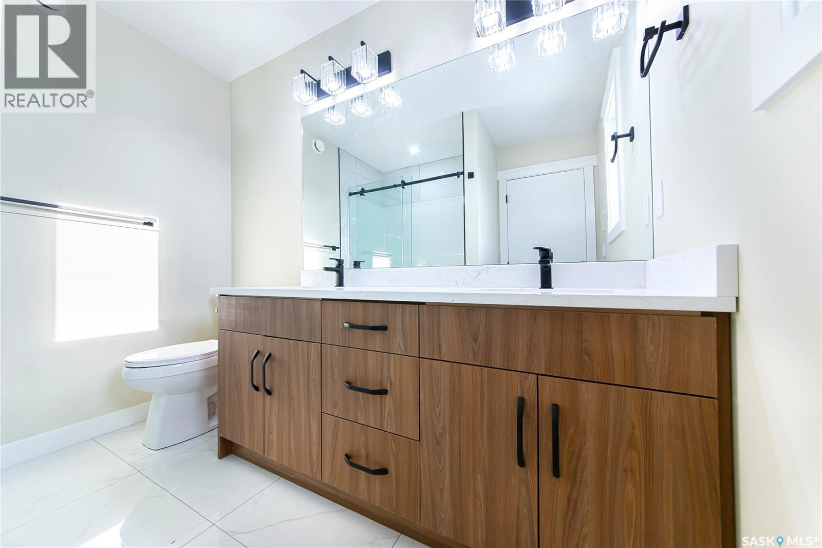 355 Sharma Lane, Saskatoon, SK - Indoor Photo Showing Bathroom