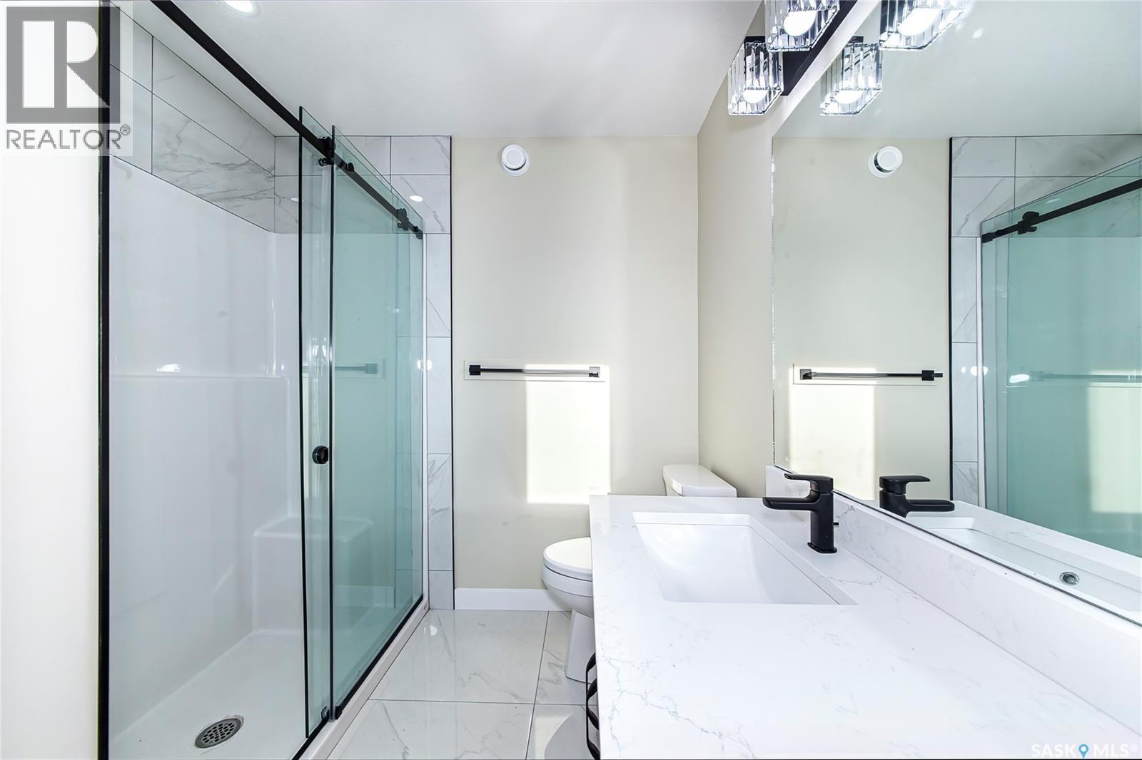 355 Sharma Lane, Saskatoon, SK - Indoor Photo Showing Bathroom