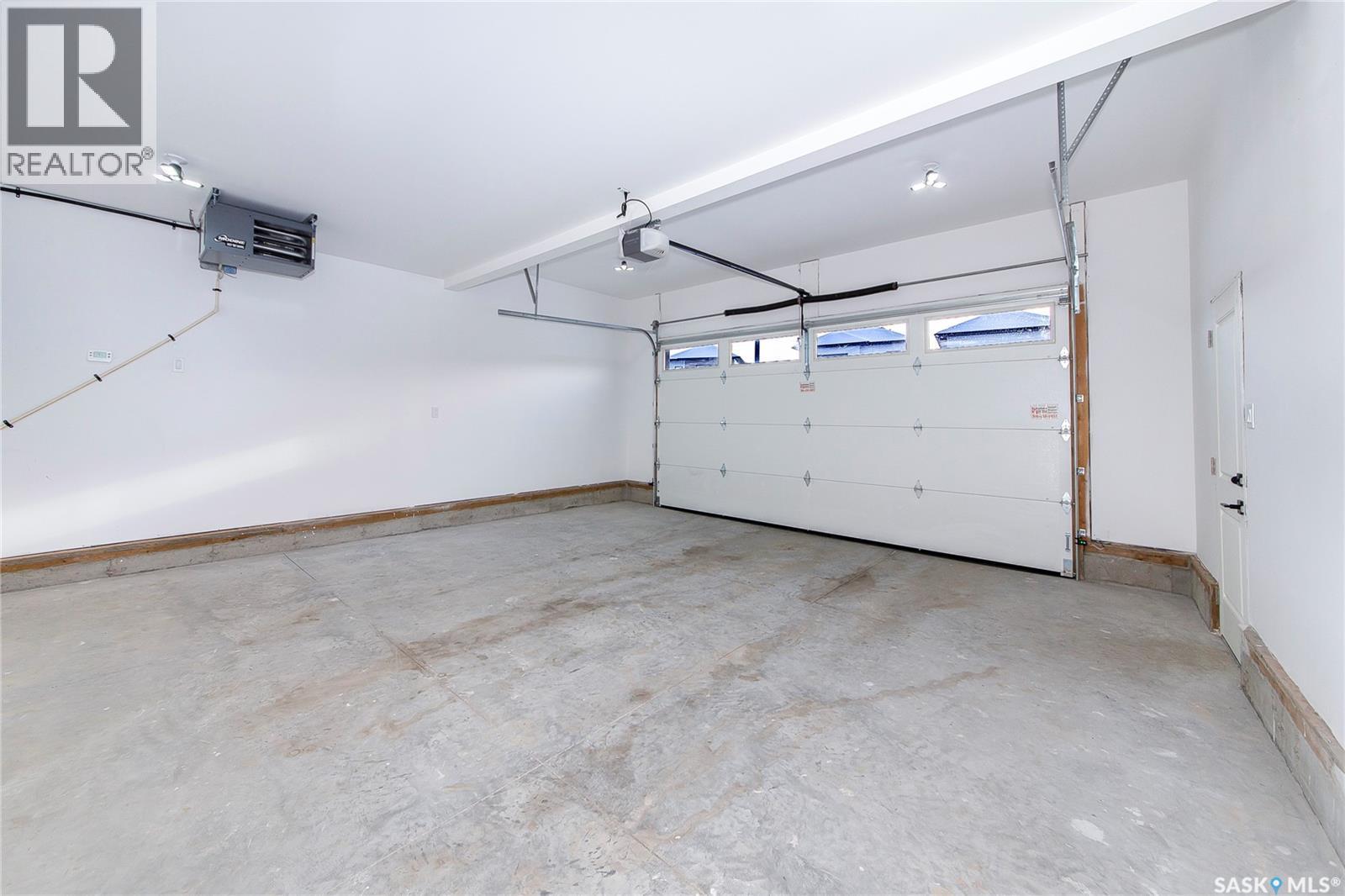 355 Sharma Lane, Saskatoon, SK - Indoor Photo Showing Garage