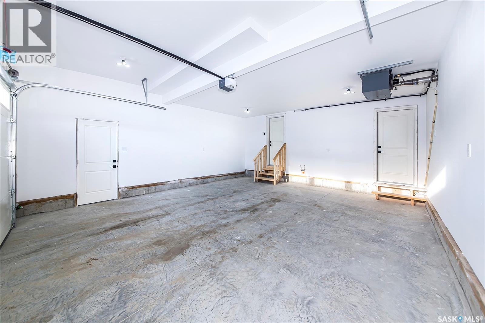 355 Sharma Lane, Saskatoon, SK - Indoor Photo Showing Garage