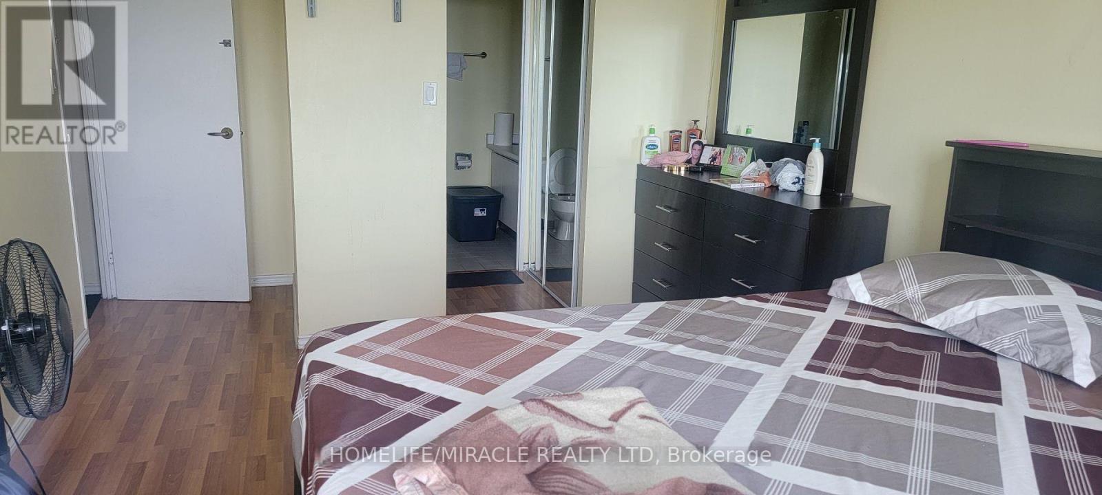 1407 - 10 Markbrook Lane, Toronto, ON - Indoor Photo Showing Bedroom