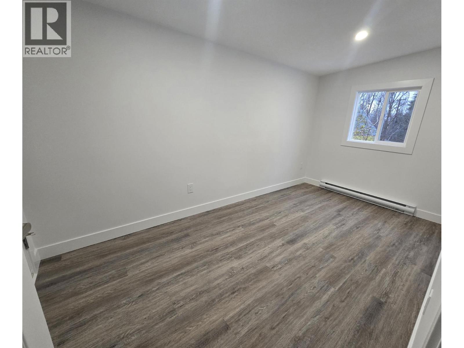 4029 Broadwater Road Unit# 9, Robson, BC