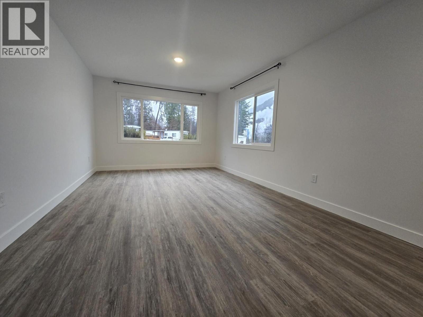 4029 Broadwater Road Unit# 9, Robson, BC