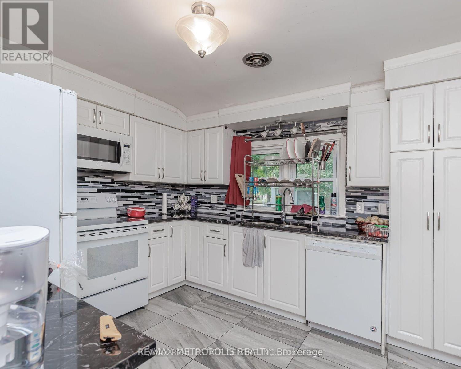 73 Edgar Drive, London North, ON - Indoor Photo Showing Kitchen