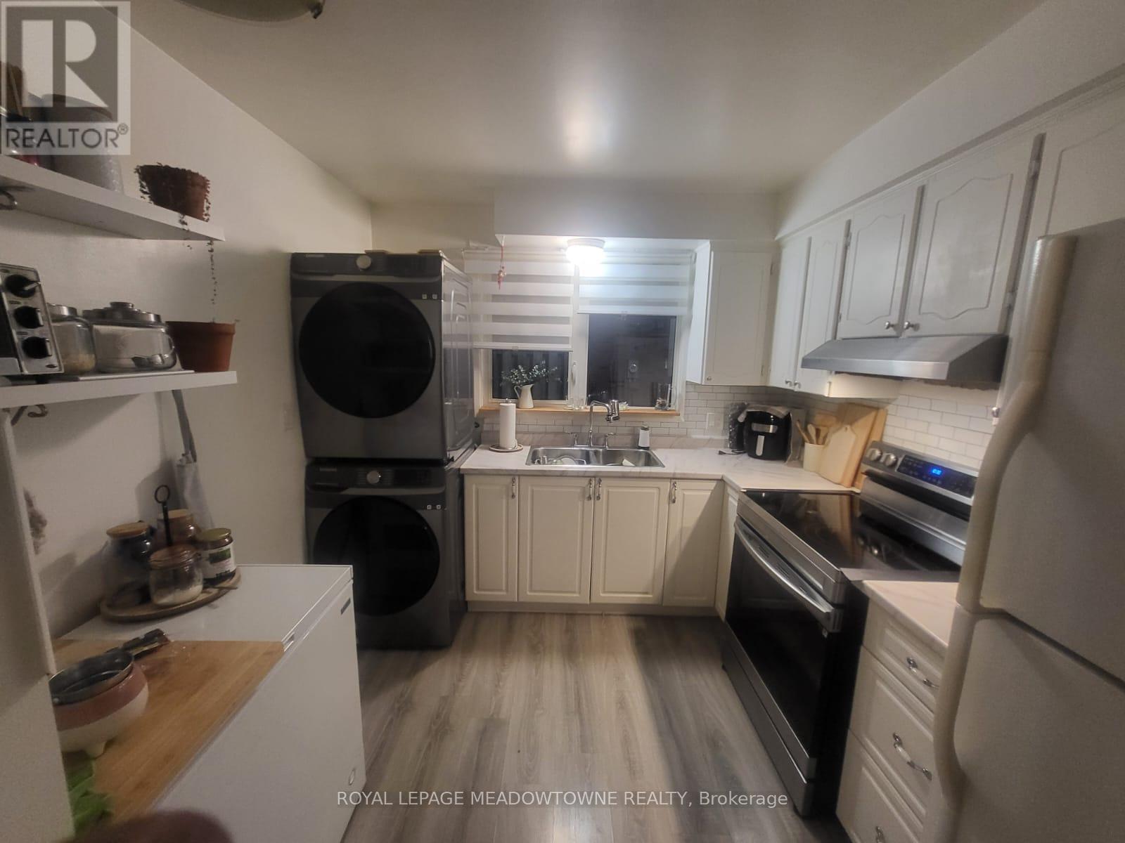 Main - 15 Lafayette Drive, St. Catharines, ON