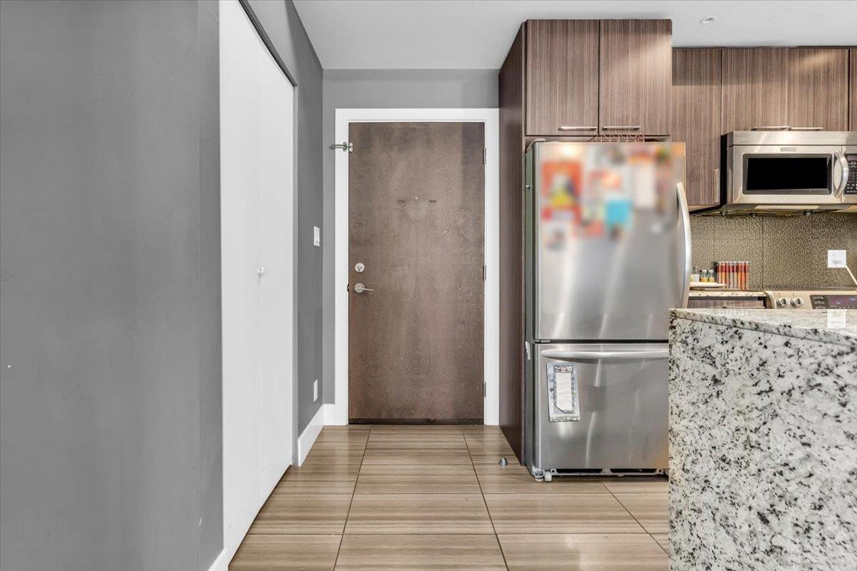 A119 20211 66 Avenue, Langley, BC - Indoor Photo Showing Kitchen