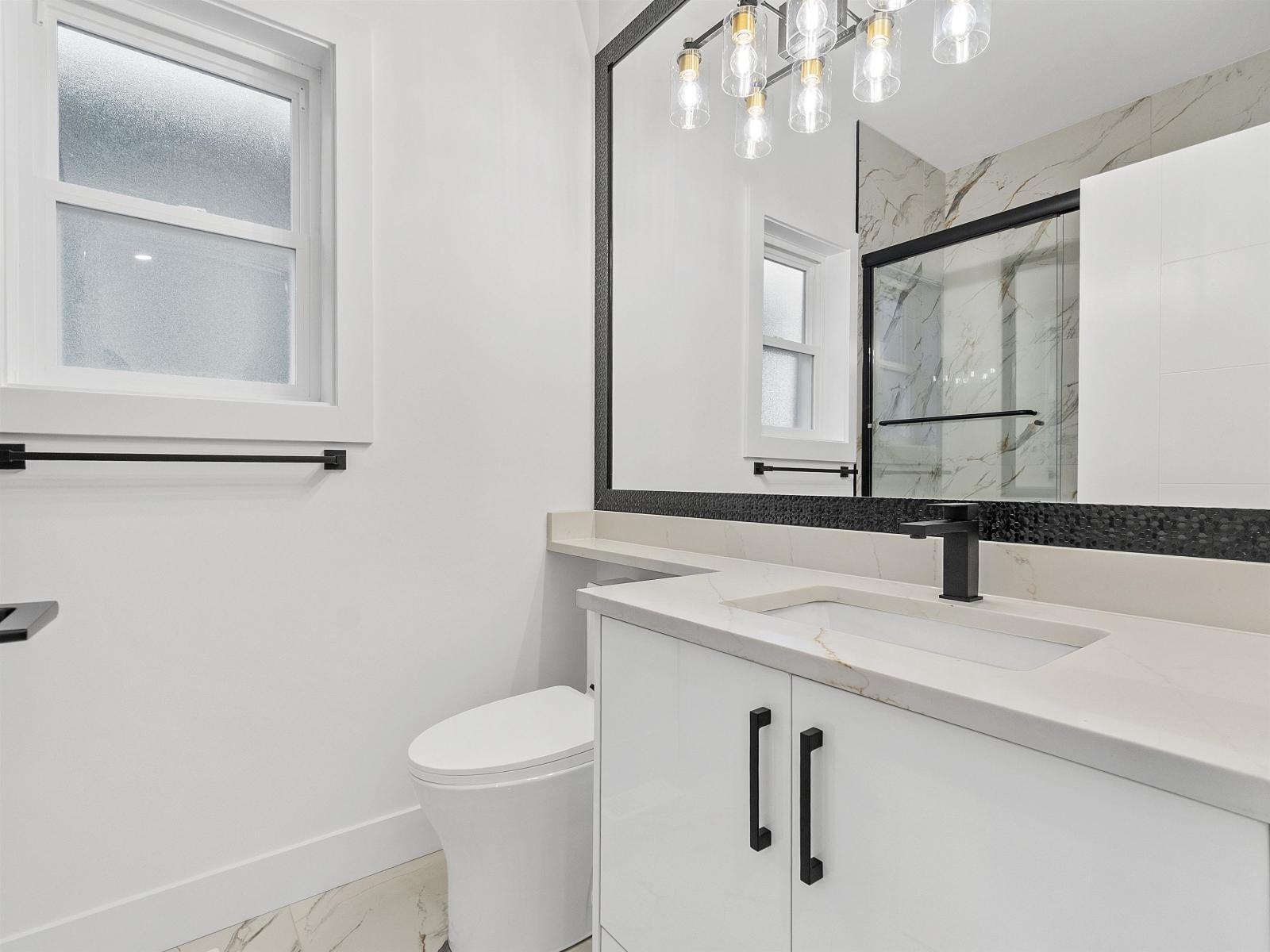 101 16693 16 Avenue, Surrey, BC - Indoor Photo Showing Bathroom