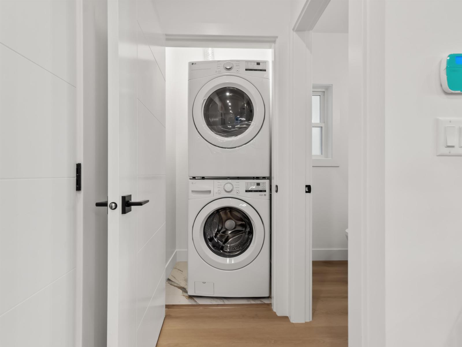 101 16693 16 Avenue, Surrey, BC - Indoor Photo Showing Laundry Room