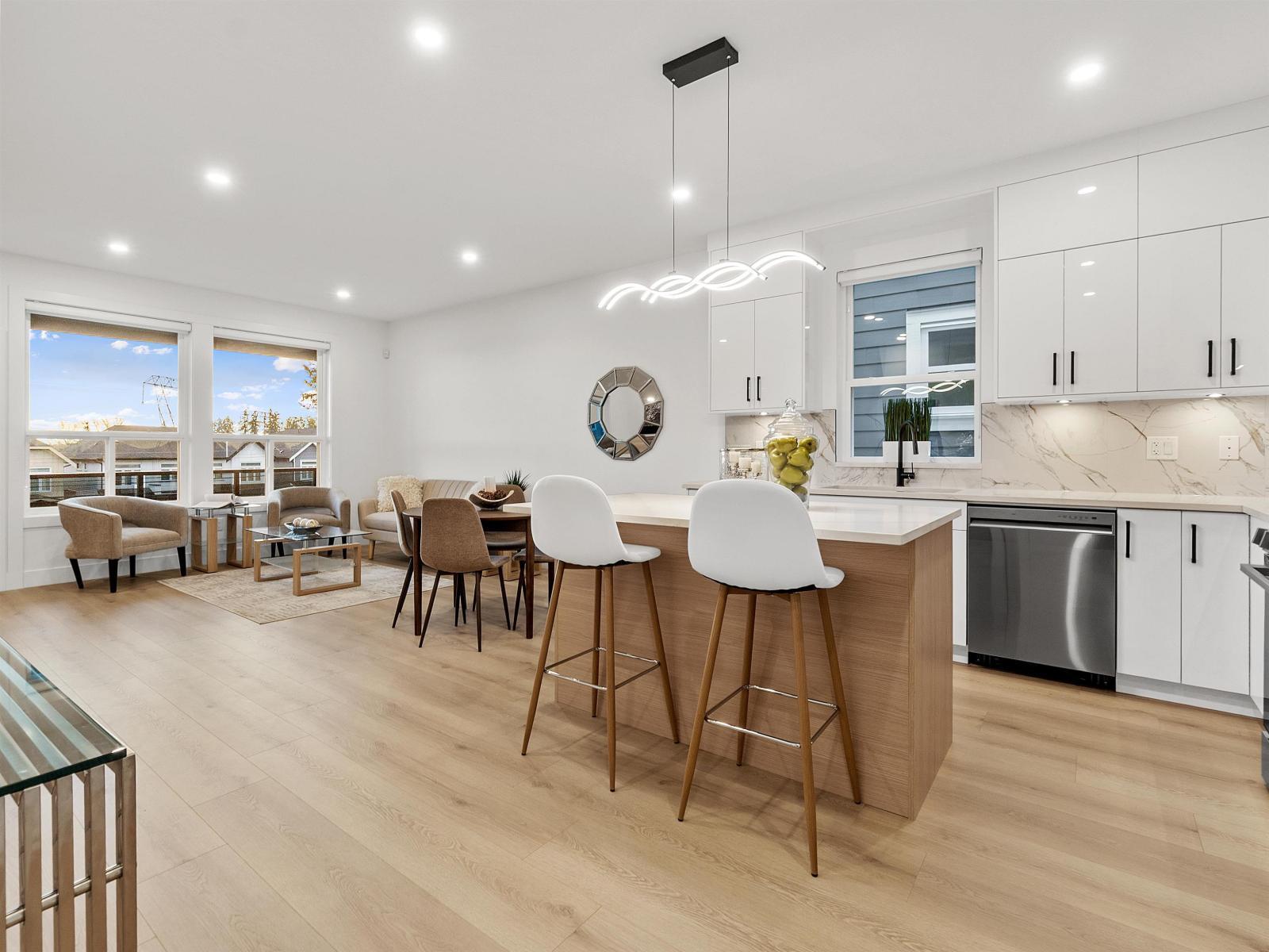 101 16693 16 Avenue, Surrey, BC - Indoor