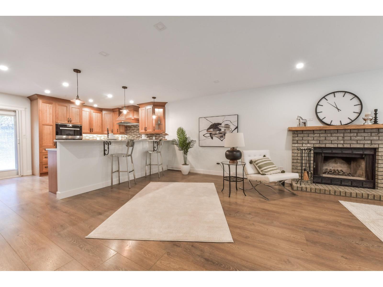 6035 172B Street, Surrey, BC - Indoor Photo Showing Living Room With Fireplace
