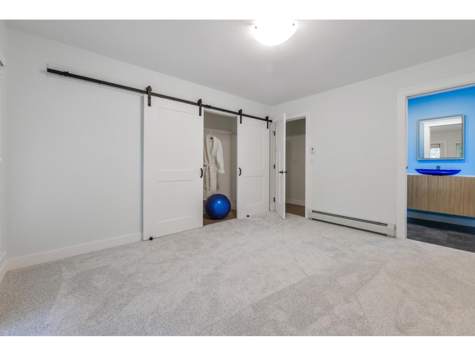 6035 172B Street, Surrey, BC - Indoor