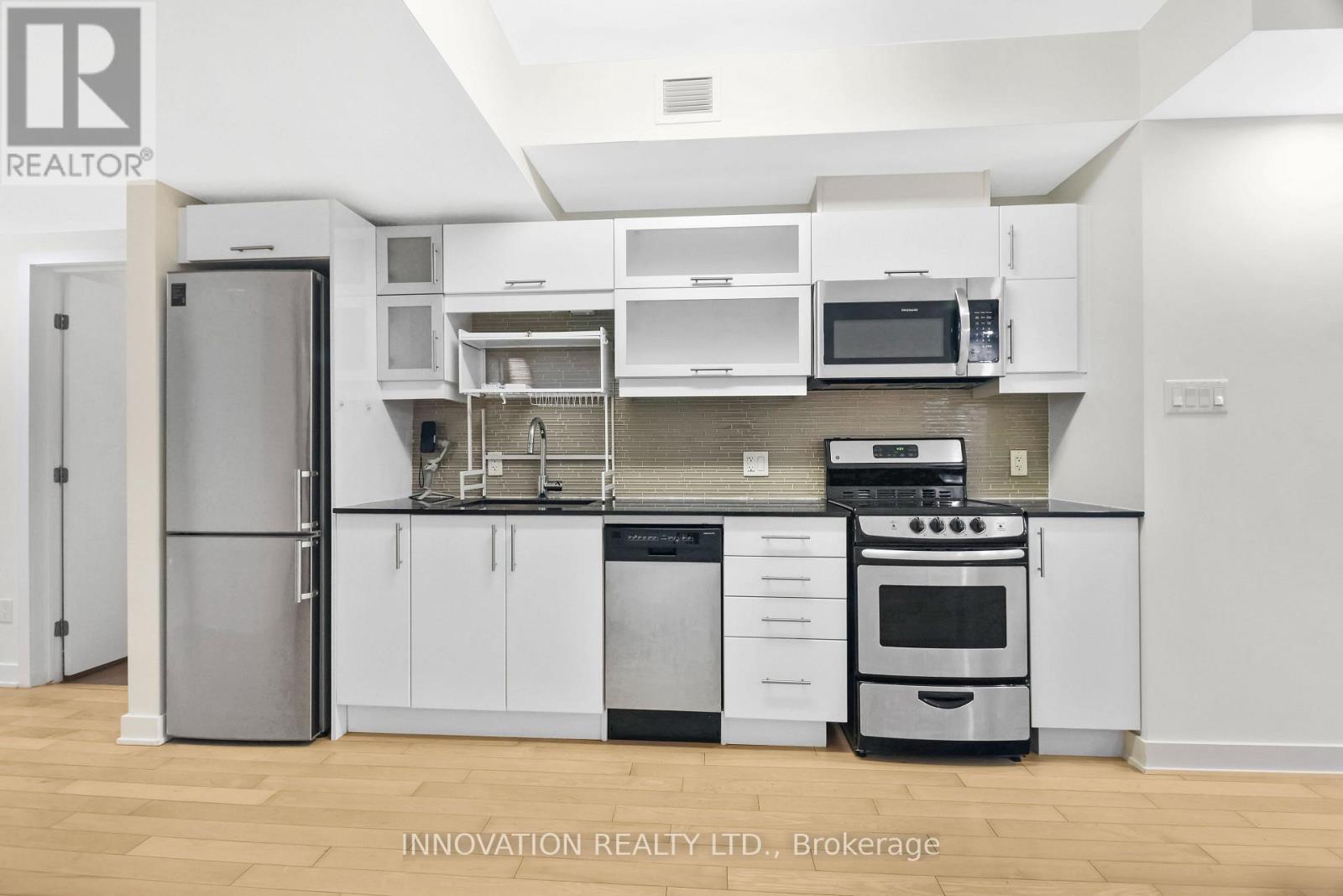 1203 - 40 Nepean Street, Ottawa, ON - Indoor Photo Showing Kitchen