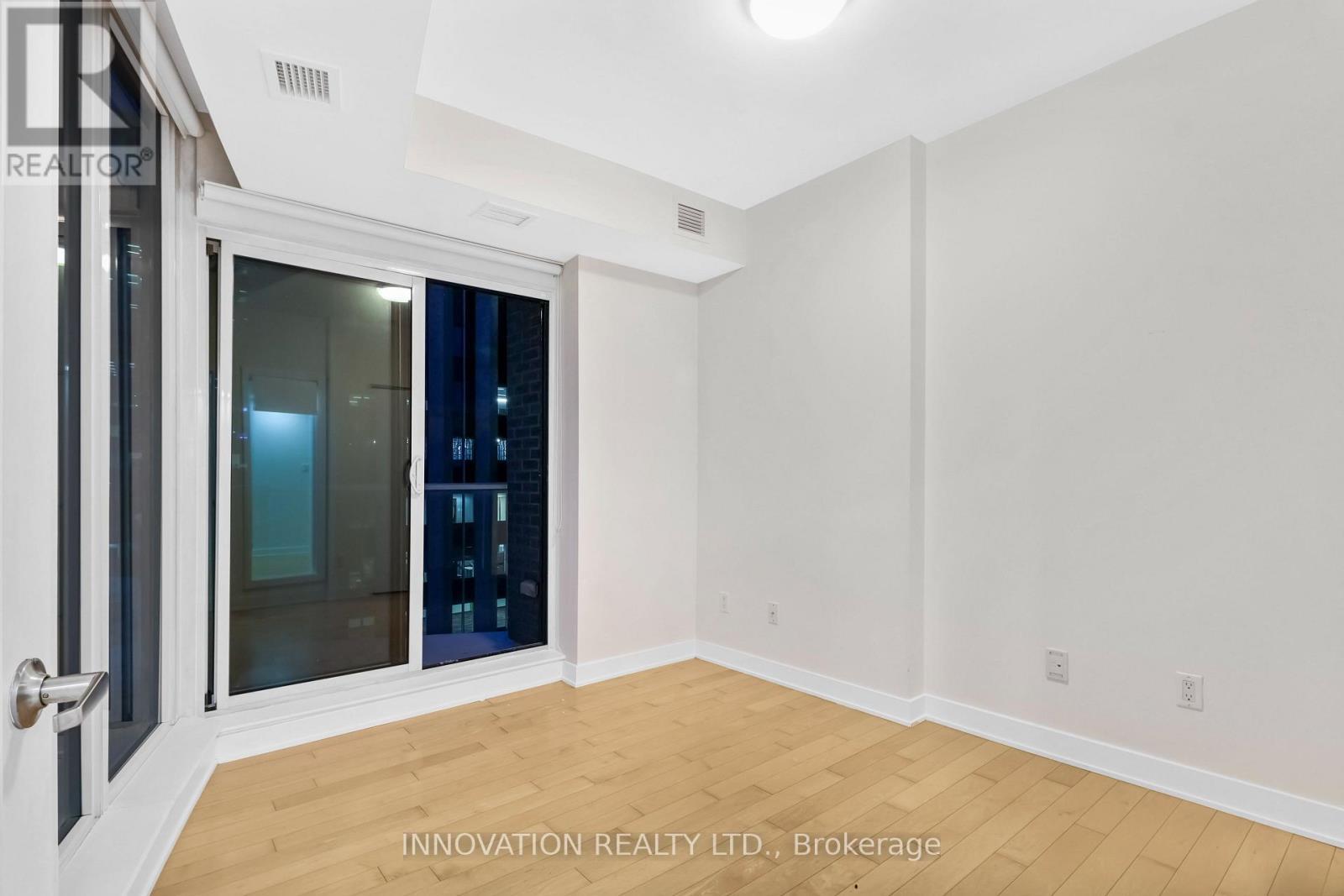 1203 - 40 Nepean Street, Ottawa, ON - Indoor Photo Showing Other Room