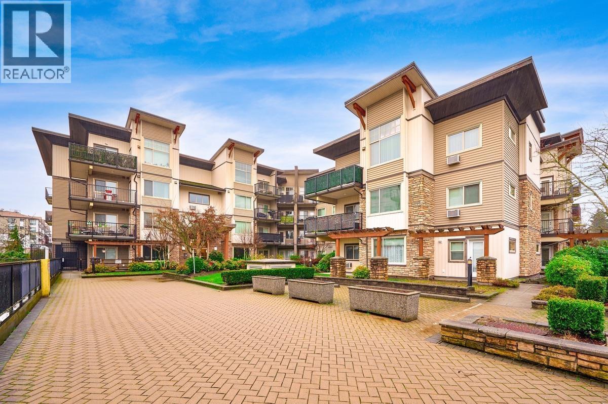 418 11935 Burnett Street, Maple Ridge, BC - Outdoor