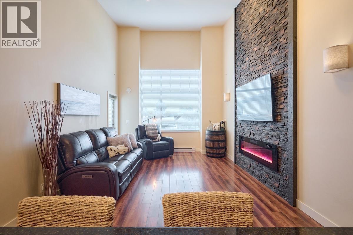 418 11935 Burnett Street, Maple Ridge, BC - Indoor Photo Showing Other Room With Fireplace