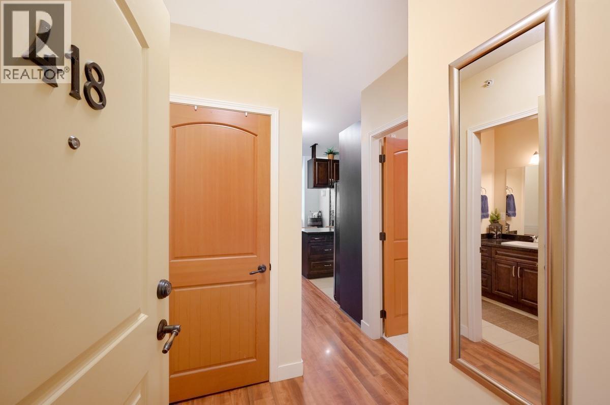 418 11935 Burnett Street, Maple Ridge, BC - Indoor Photo Showing Other Room