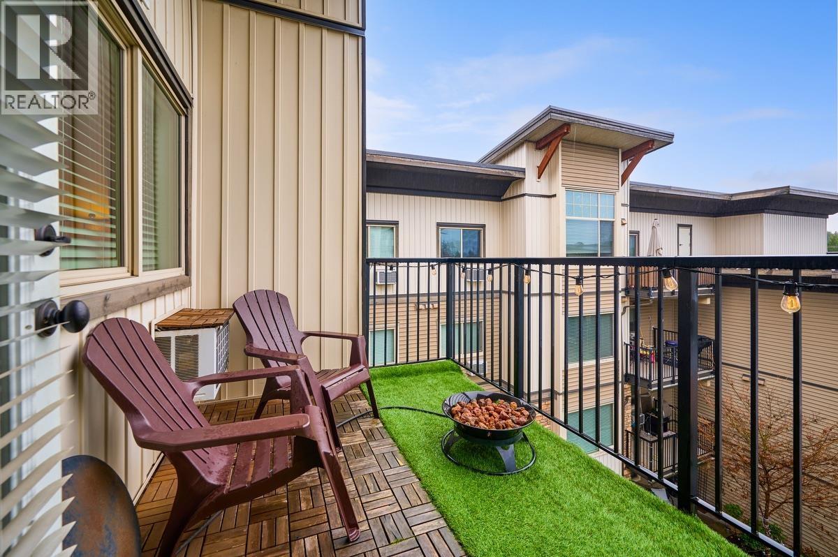 418 11935 Burnett Street, Maple Ridge, BC - Outdoor With Deck Patio Veranda With Exterior
