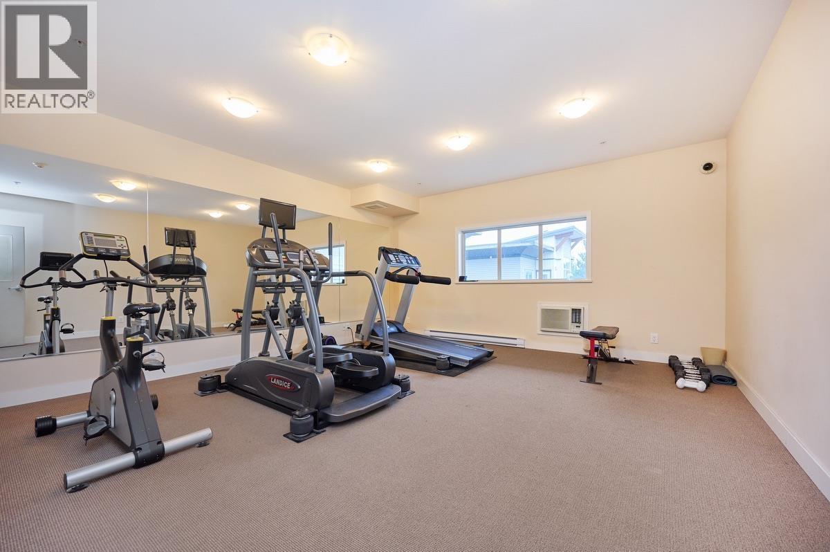 418 11935 Burnett Street, Maple Ridge, BC - Indoor Photo Showing Gym Room