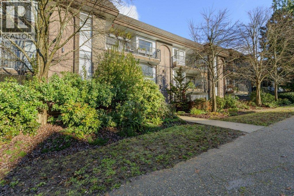 105 1585 E 4Th Avenue, Vancouver, BC - Outdoor