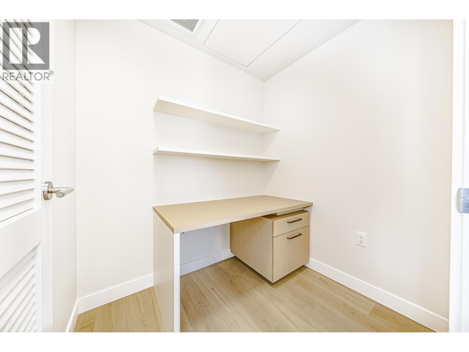 104 5007 Ash Street, Vancouver, BC - Indoor