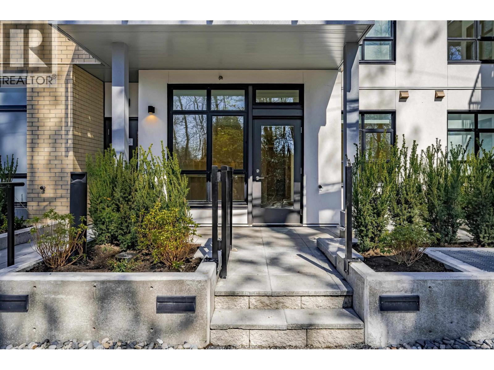 104 5007 Ash Street, Vancouver, BC - Outdoor