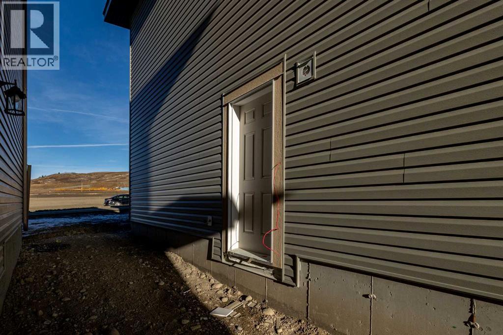 438 Heartland Way, Cochrane, AB