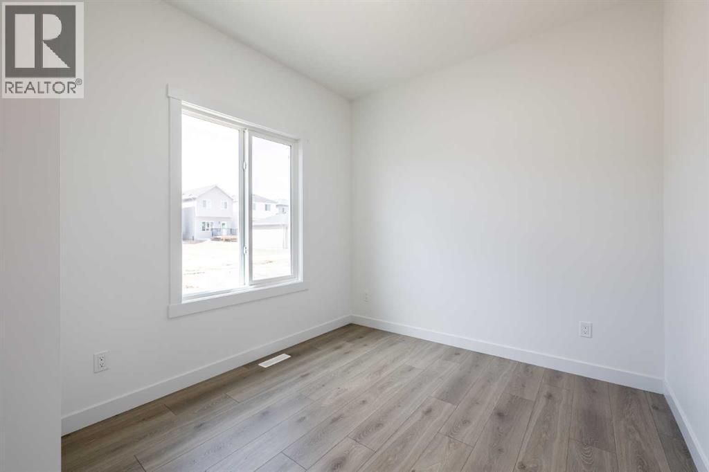 438 Heartland Way, Cochrane, AB