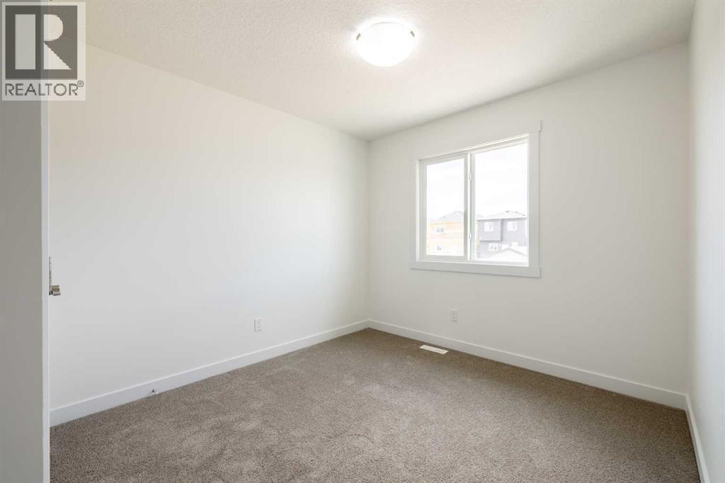 438 Heartland Way, Cochrane, AB