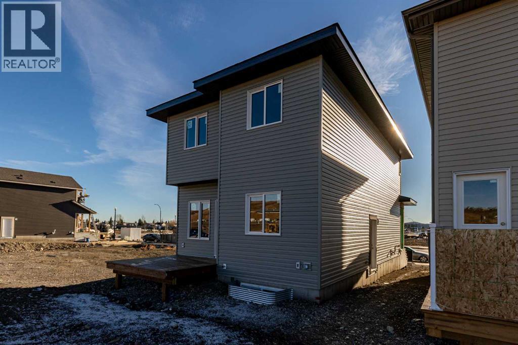 438 Heartland Way, Cochrane, AB