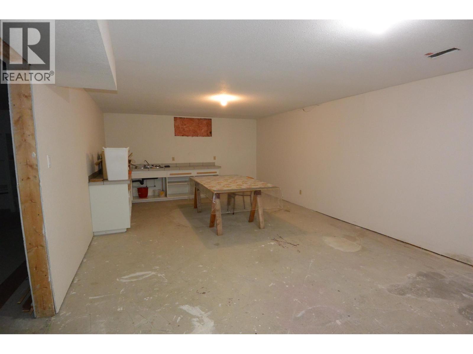 2081 Winter Avenue, Houston, BC