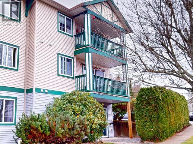 206-5701 Willow Ave, Powell River, BC - Outdoor