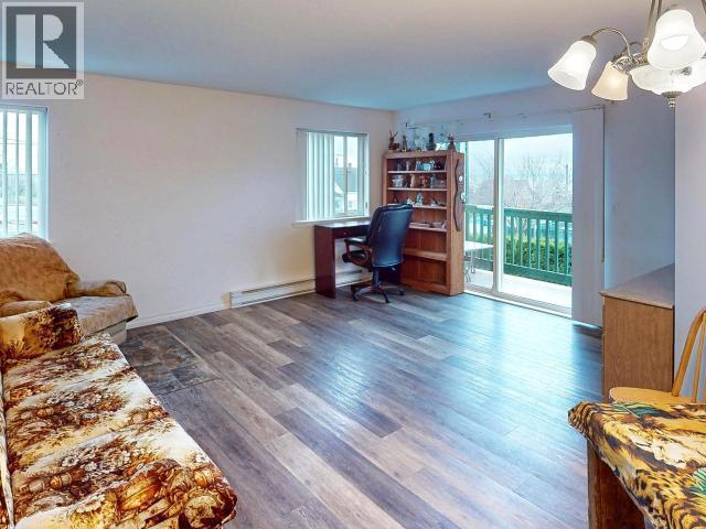 206-5701 Willow Ave, Powell River, BC - Indoor