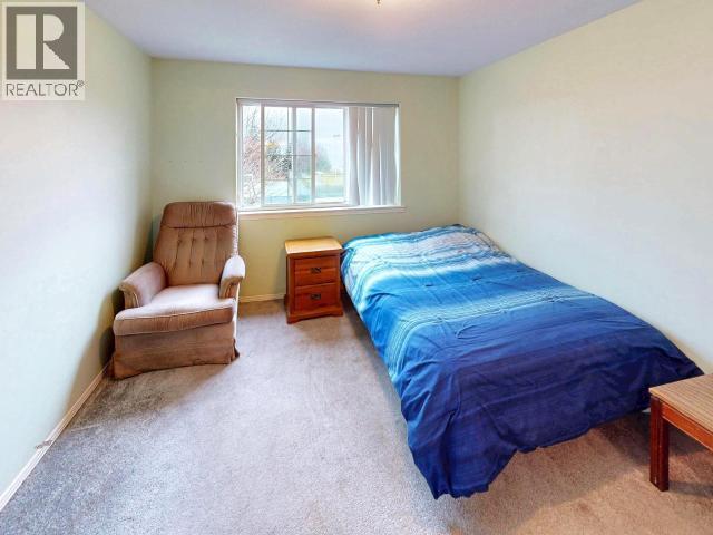 206-5701 Willow Ave, Powell River, BC - Indoor Photo Showing Bedroom