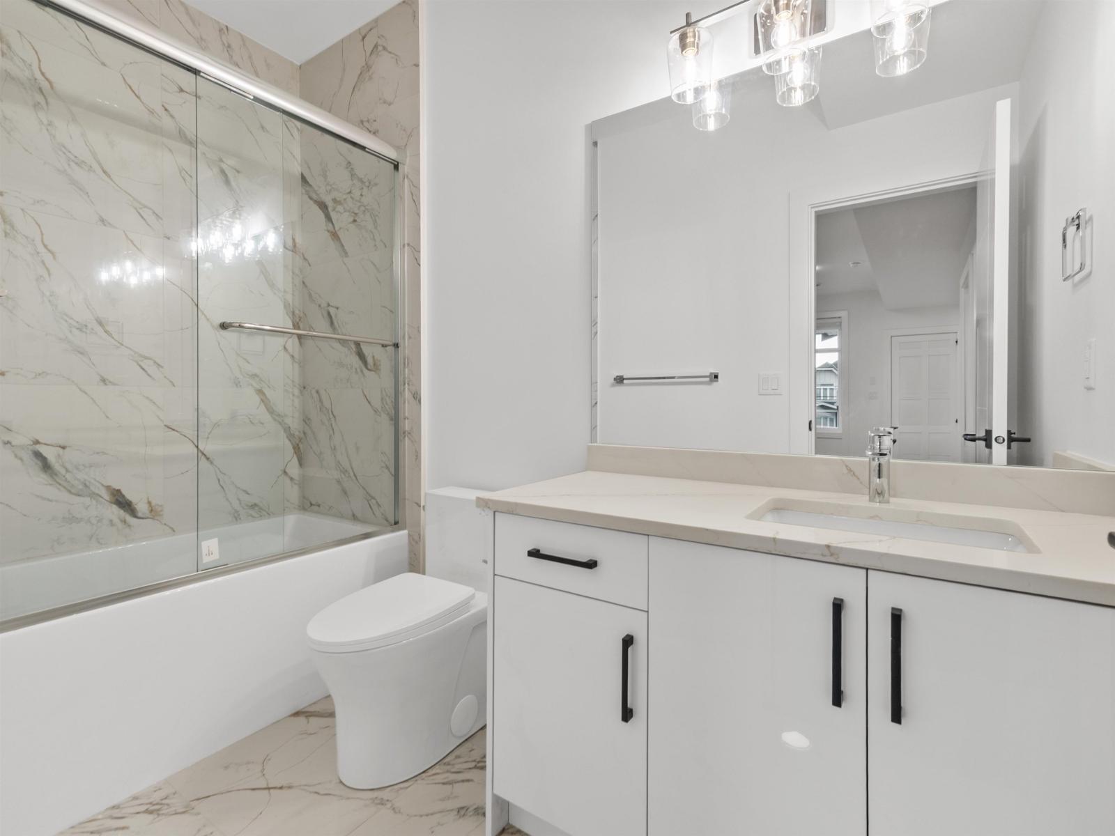 101 16697 16 Avenue, Surrey, BC - Indoor Photo Showing Bathroom