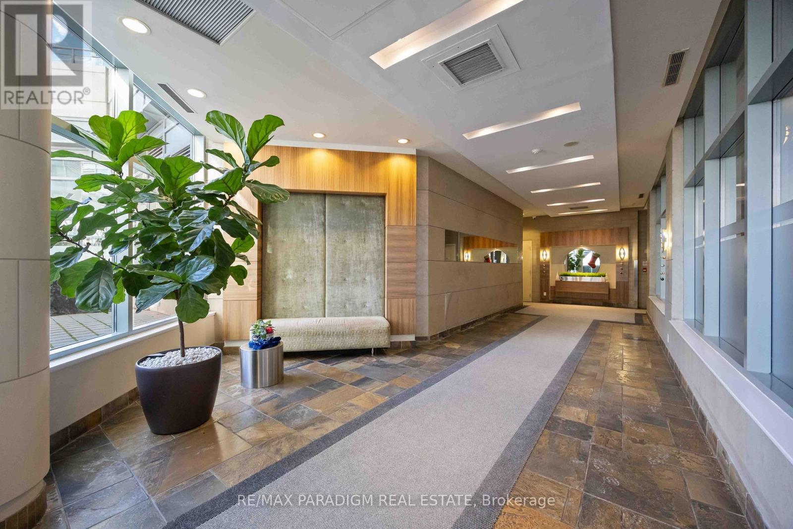 2515 - 230 Queens Quay W, Toronto, ON