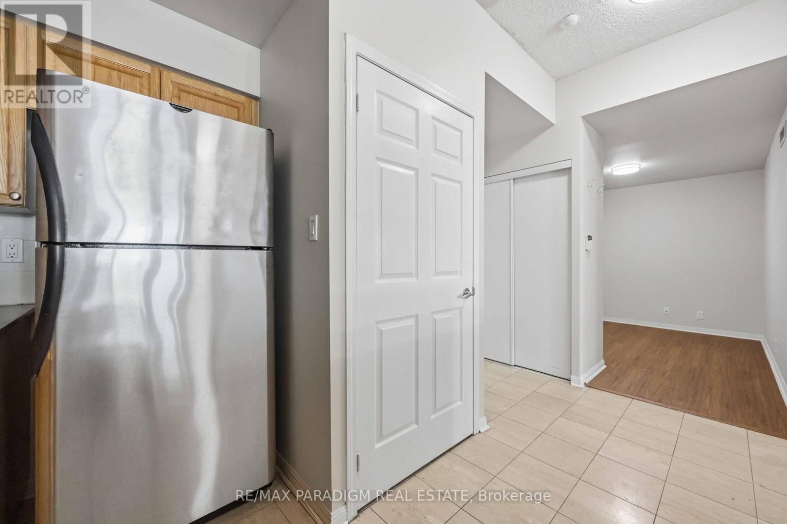 2515 - 230 Queens Quay W, Toronto, ON