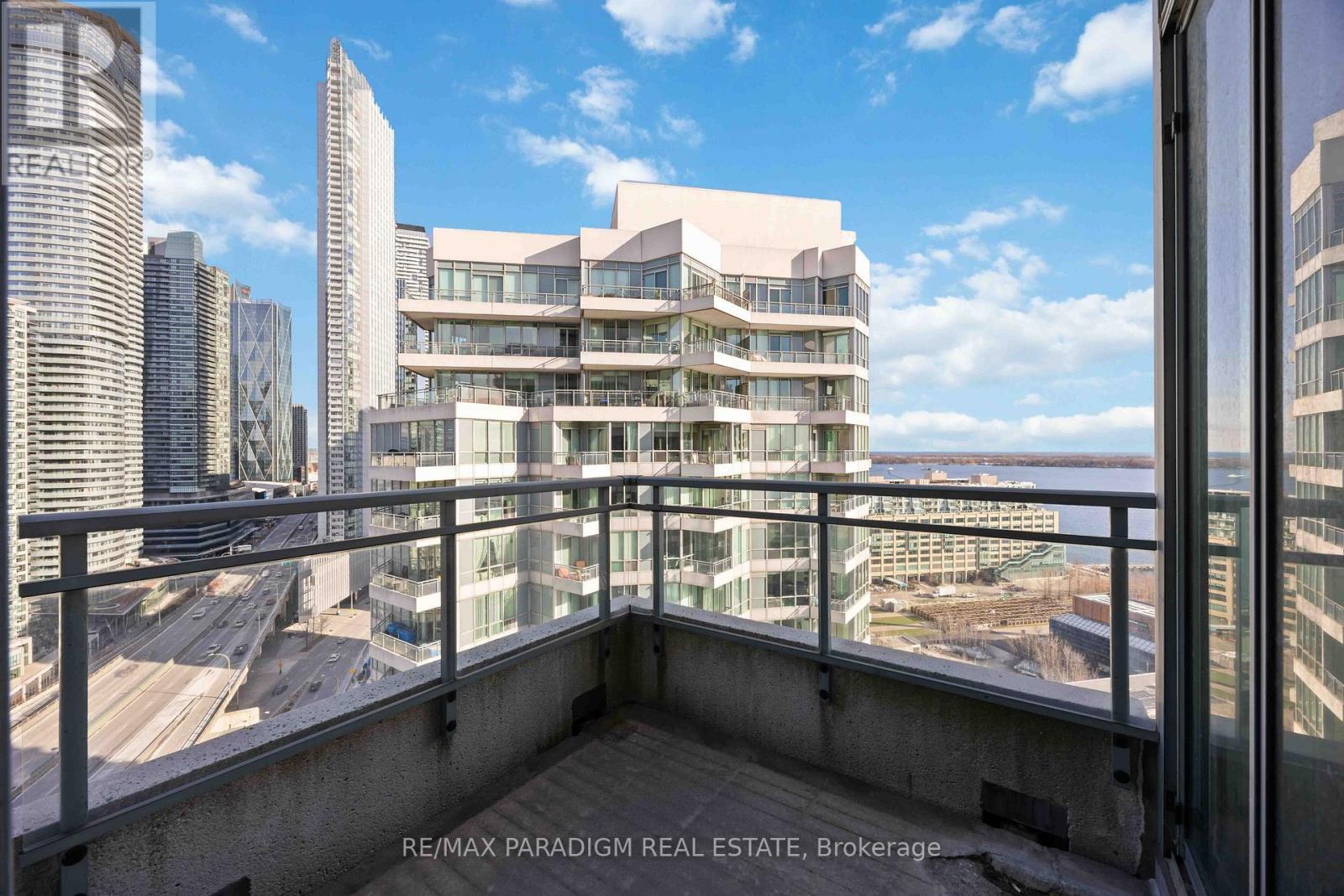 2515 - 230 Queens Quay W, Toronto, ON