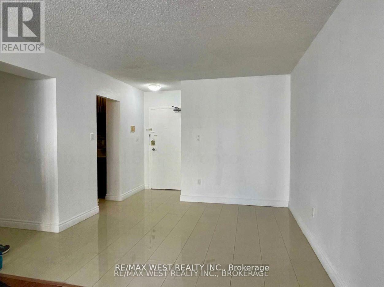 513 - 390 Dixon Road, Toronto, ON